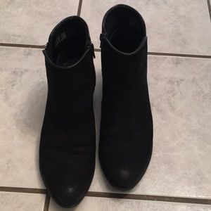 Steve Madden “Nytroo” Chelsea Bootie (Women)